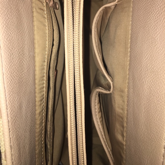 A Nine West purse - Picture 6 of 8